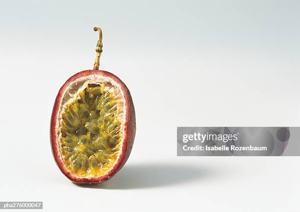 passion fruit half - passion fruit imagens e fotografias de stock