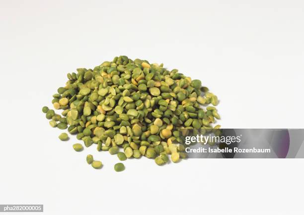 pile of dried split peas - split pea stock pictures, royalty-free photos & images