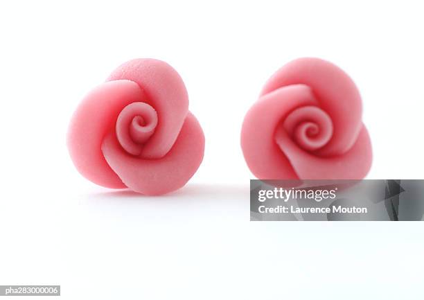 candy roses - marzipan stock-fotos und bilder