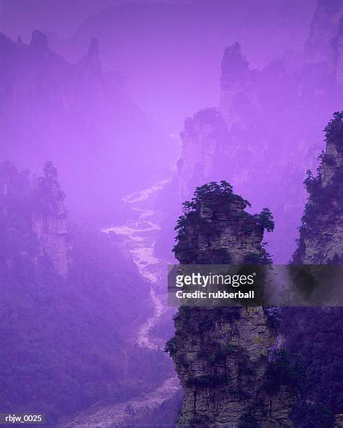 a vertical ethereal purple chinese mountain landscape - build presents brad thor discussing his new book use of force stockfoto's en -beelden