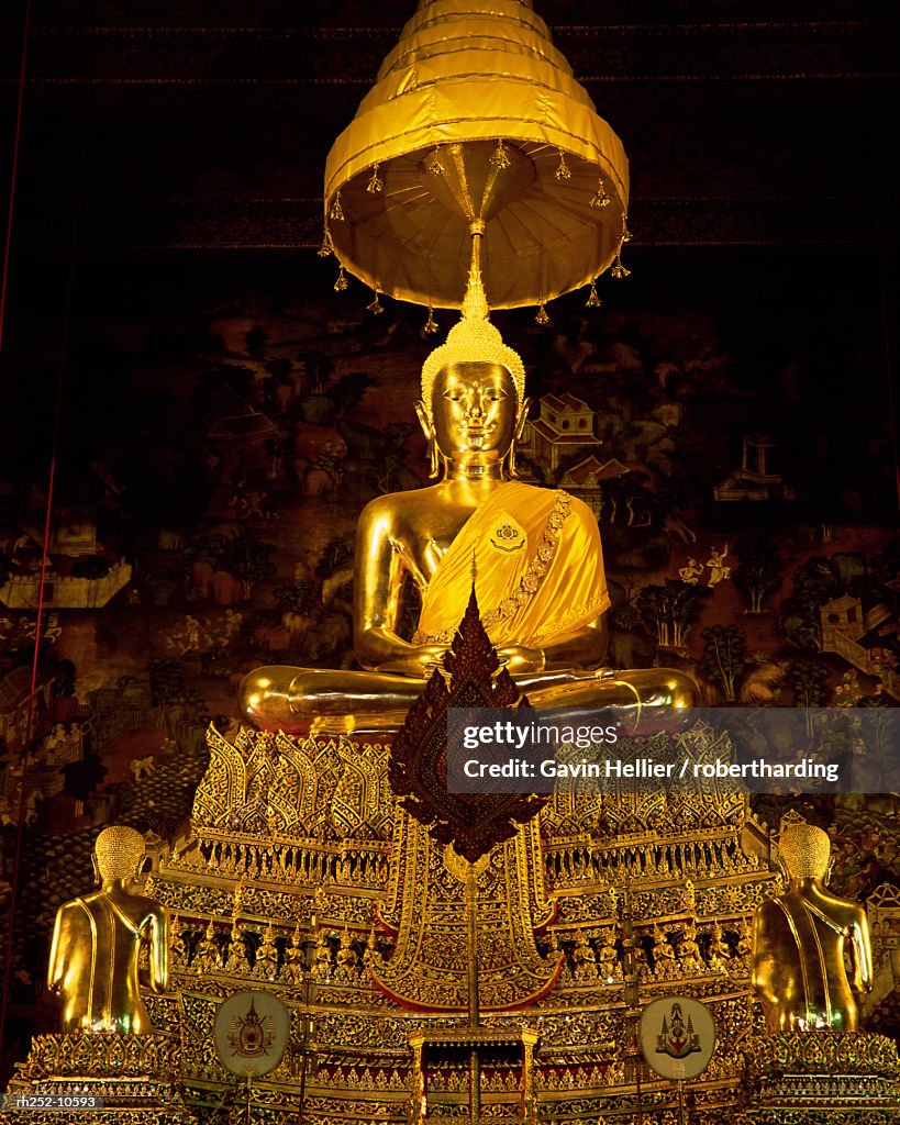 Statue of the Buddha, Wat Pho (Wat Po) (Wat Phra Chetuphon), Bangkok, Thailand, Southeast Asia, Asia