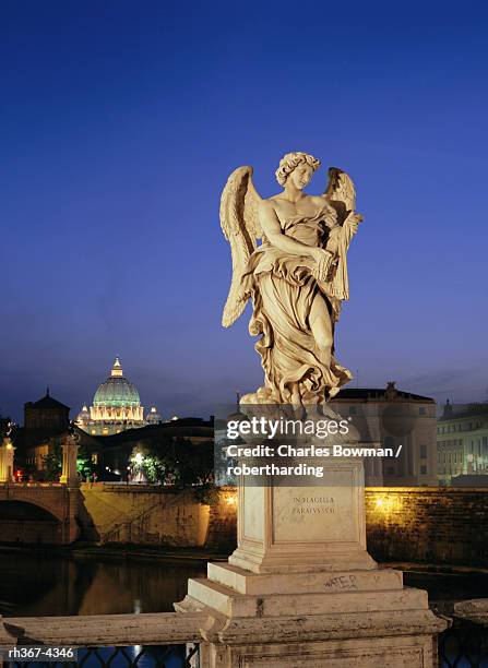 angelic statue on ponte sant angelo, st. peter's, vatican, rome, italy - ponte sant'angelo - fotografias e filmes do acervo