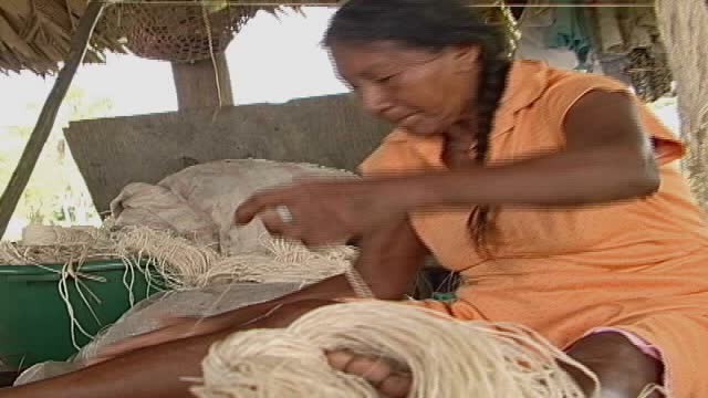 Man Making Rope 75 Braiding Rope Stock Videos, Footage, & 4K Video Clips - Getty Images