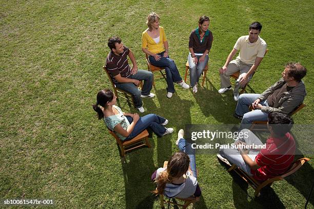 People Sitting In A Circle Photos and Premium High Res Pictures - Getty ...