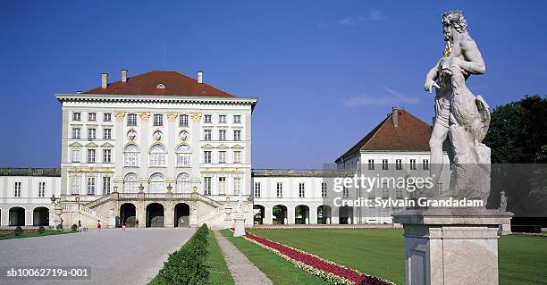 germany, munich, nymphenburg castle - palacio de nymphenburg fotografías e imágenes de stock