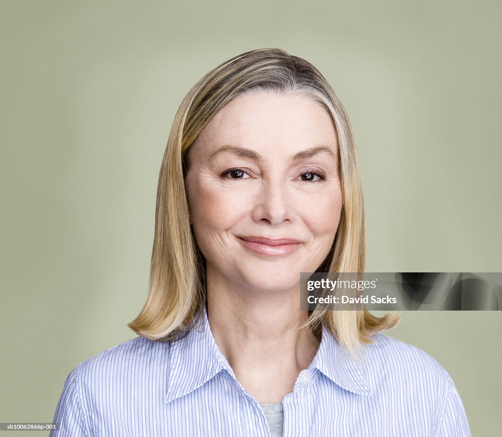 Mature woman, close-up, portrait