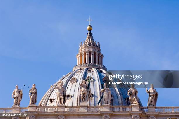 dome of st.peter's - st peter's basilica stock pictures, royalty-free photos & images