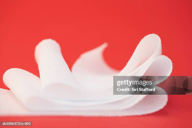 folded sheet of gauze, close-up (differential focus) - mullbinde stock-fotos und bilder