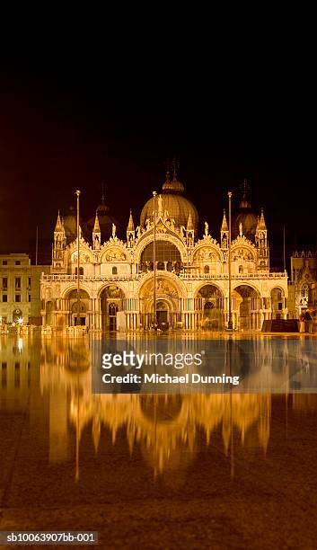 italy, venice, st marks square flooded at night - venice italy night stock pictures, royalty-free photos & images