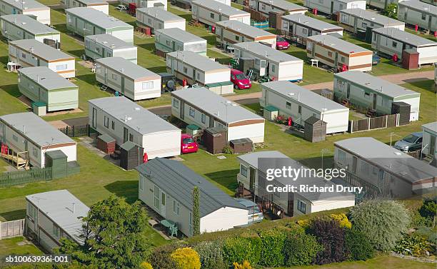 rows of mobile homes in trailer park - mobiles haus stock-fotos und bilder