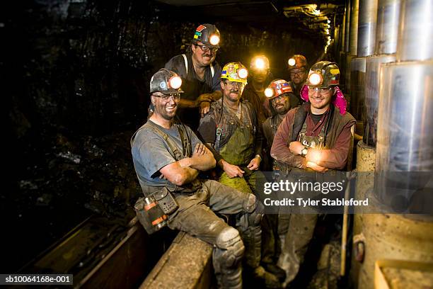 coal miners smiling, portrait - mines de charbon photos et images de collection