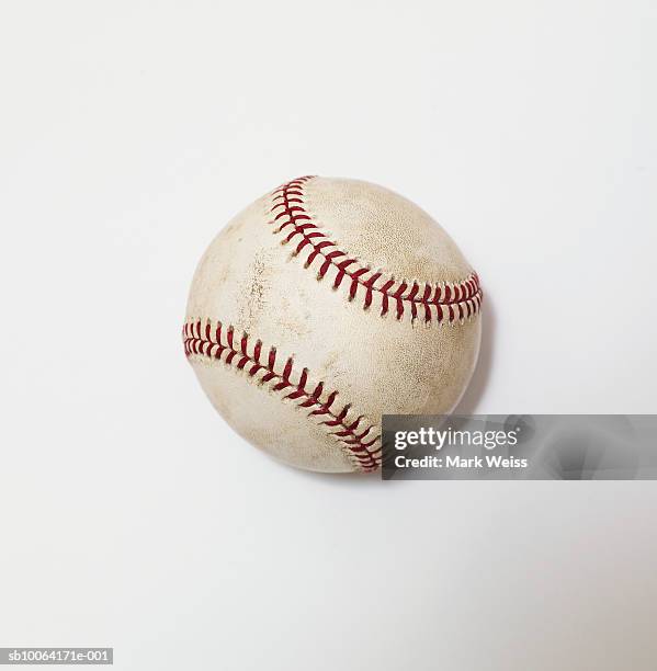 baseball on white background, close-up - balle de baseball photos et images de collection