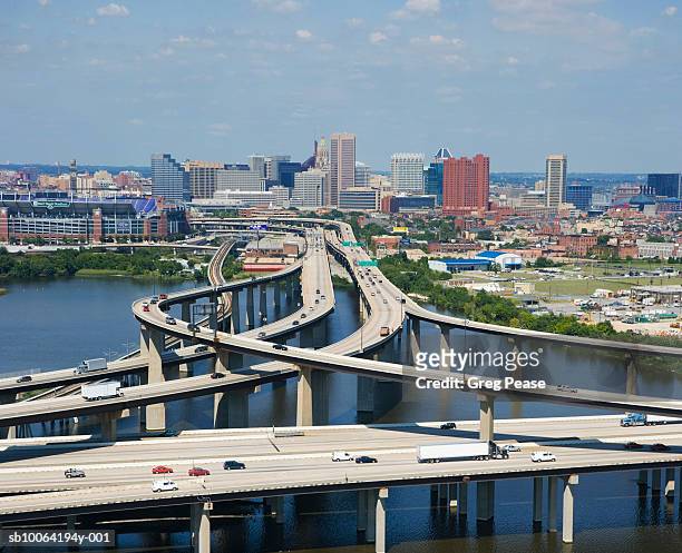 usa, maryland, baltimore, elevated highway interchange - baltimore maryland stockfoto's en -beelden