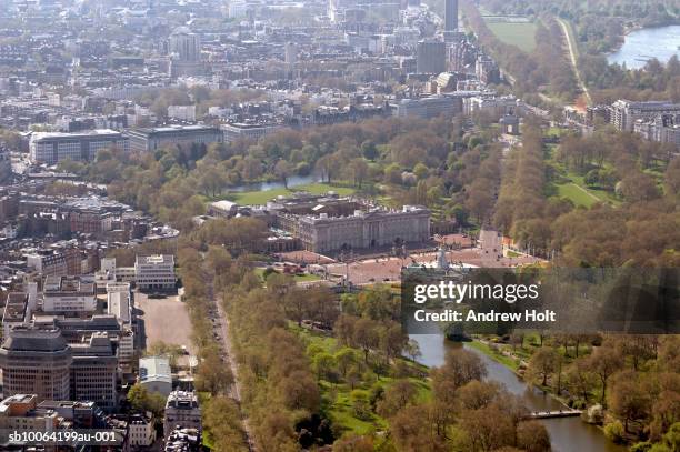 cityscape and park, aerial view - buckingham palace exterior stock pictures, royalty-free photos & images