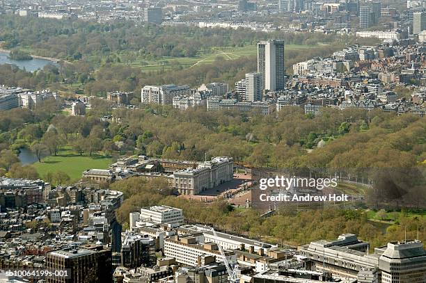 cityscape and buckingham palace with hyde park, aerial view - buckingham palace aerial stock pictures, royalty-free photos & images