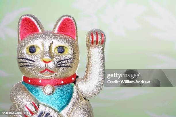 Asian waving cat Clearance