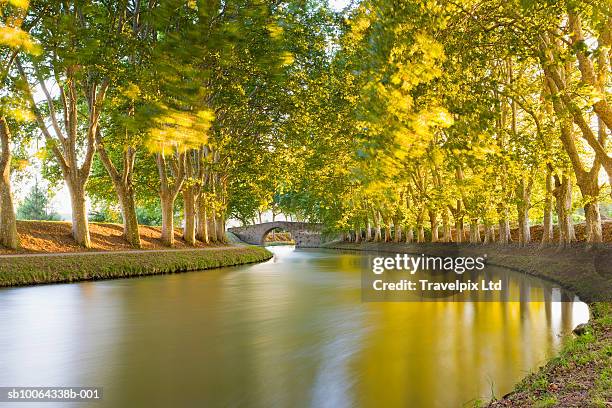 france, languedoc-roussillon, carcassonne, canal du midi - occitanie stock-fotos und bilder