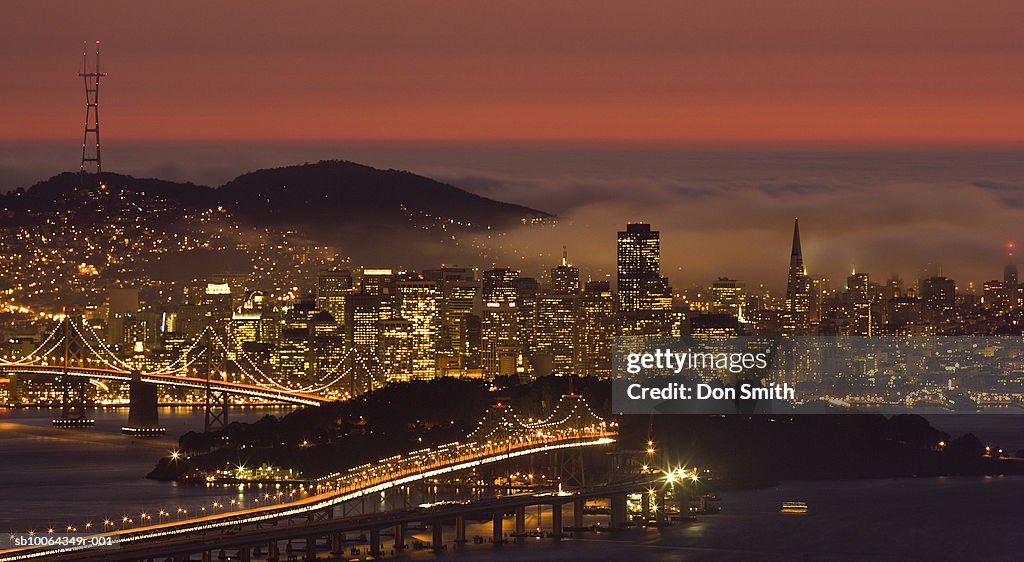 USA, California, San Francisco, cityscape with summer fog, dusk