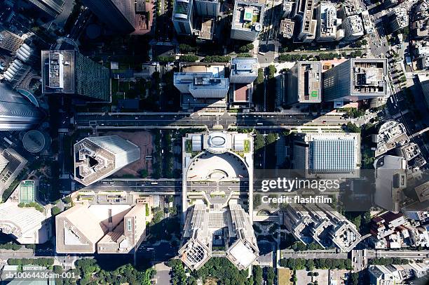 japan, tokyo, shinjuku, tokyo metropolitan government building, aerial view - regierungsgebäude der präfektur tokio stock-fotos und bilder