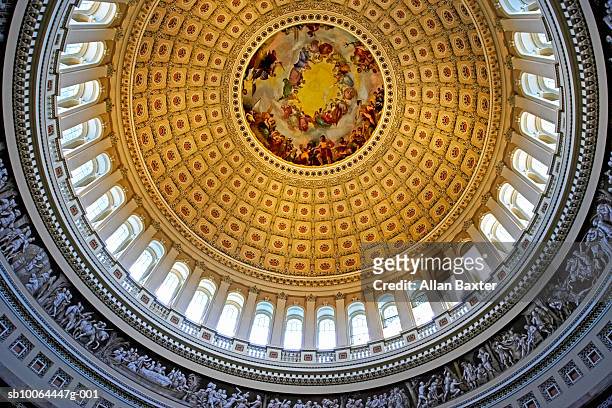 usa, washington dc, dome of capitol building, interior, view from below - united states capitol rotunda 個照片及圖片檔