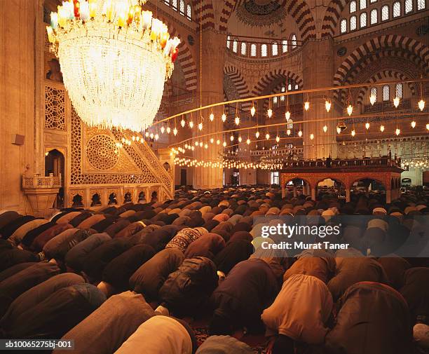 crowd praying inside selimiye mosque - selimiye mosque stock pictures, royalty-free photos & images