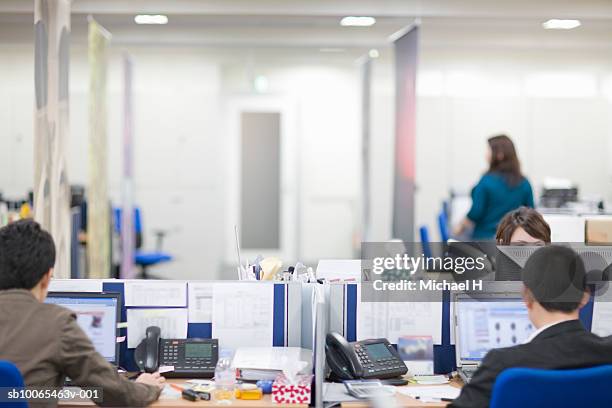 Man Working In Cubicle Man Sitting In Cubicle Photos and Premium High Res Pictures - Getty Images