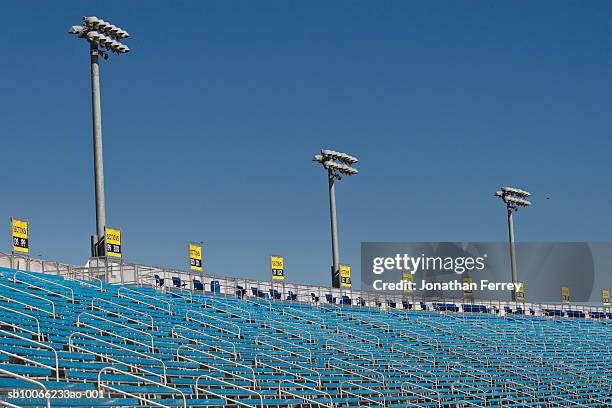 empty stadium and floodlight - car racing stadium stock pictures, royalty-free photos & images