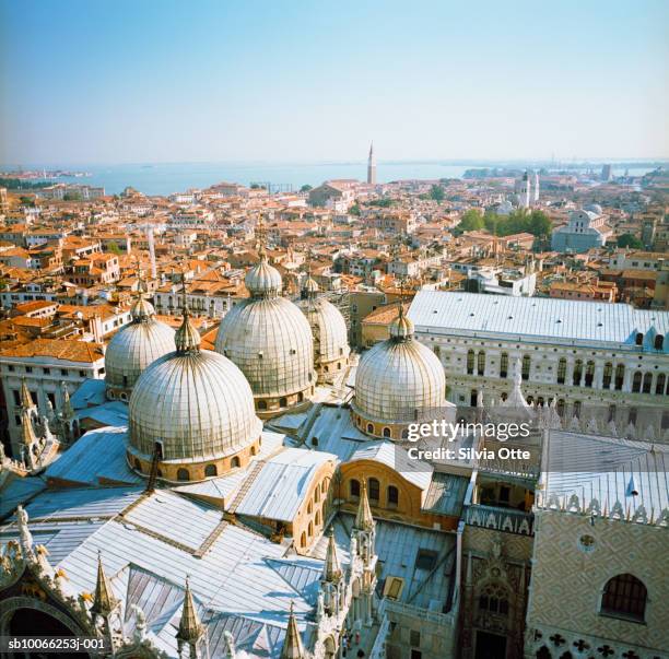 italy, venice, st mark's basilica, elevated view - basilica di san marco stock-fotos und bilder