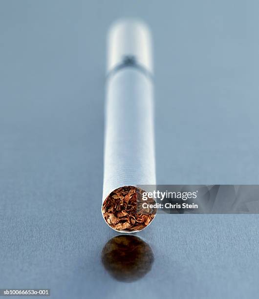 cigarette, close-up, studio shot - e cig foto e immagini stock