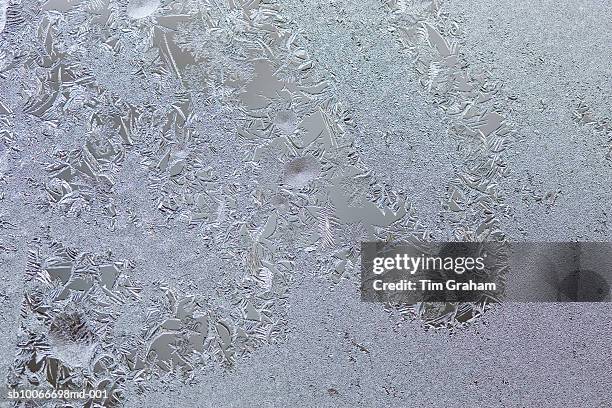 ice on car windscreen, oxfordshire, uk - frost stockfoto's en -beelden