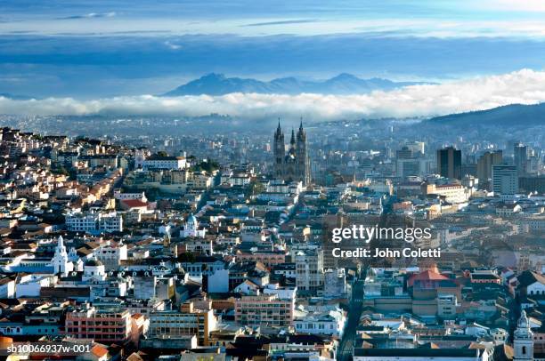 ecuador, quito, cityscape, elevated view - équateur photos et images de collection