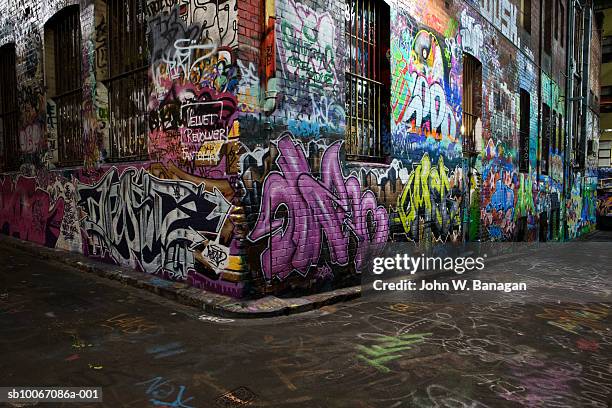 australia, melbourne, graffiti on wall - グラフィティ ストックフォトと画像