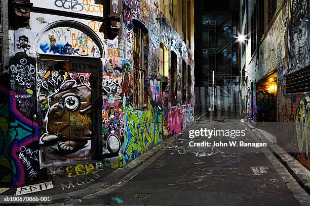 australia, melbourne, graffiti on wall - melbourne city at night ストックフォトと画像