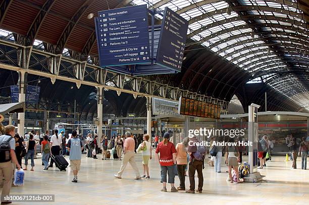 paddington station - paddington-londen stockfoto's en -beelden