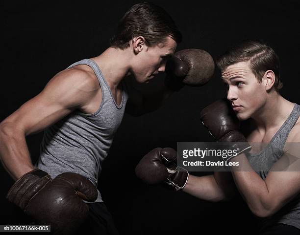 two men boxing - boxer shorts stock-fotos und bilder