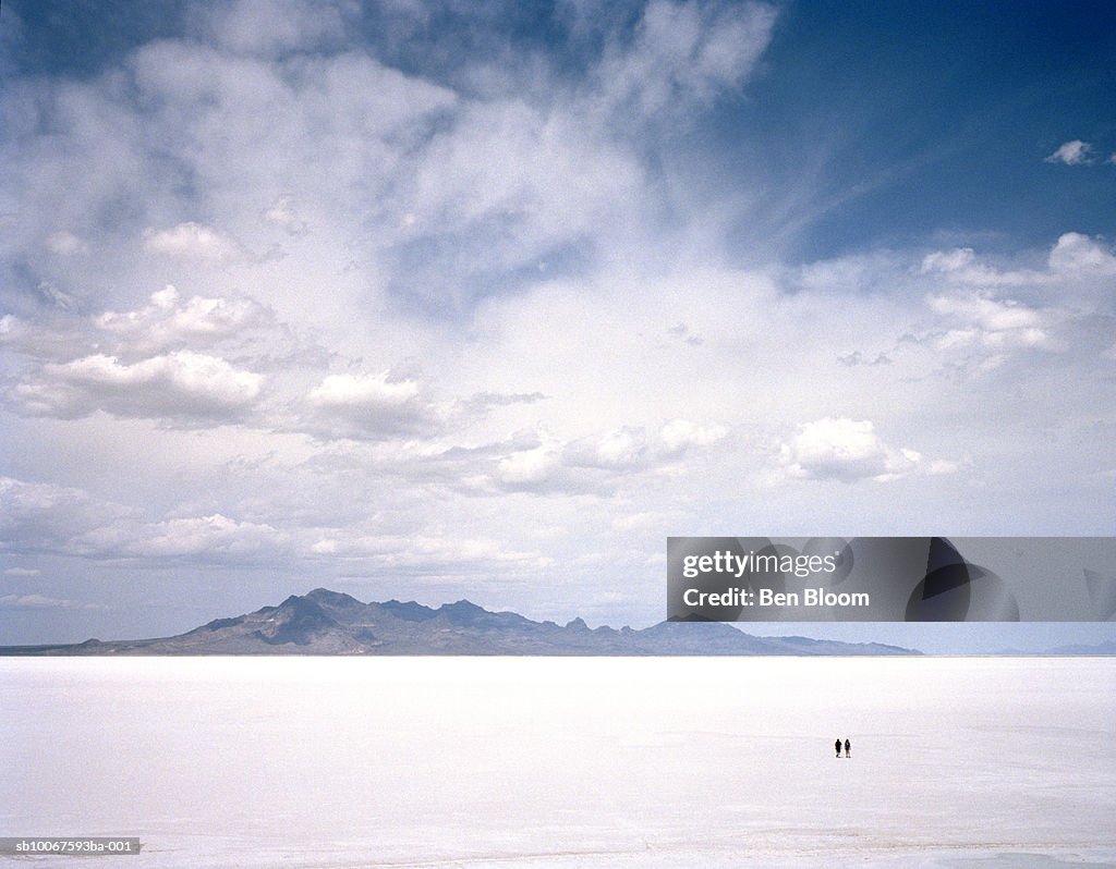 Utah, Bonneville Salt Flats, Two people in salt flats