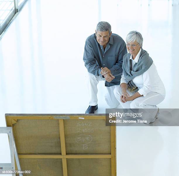Obversing Observing Man Photos and Premium High Res Pictures - Getty Images