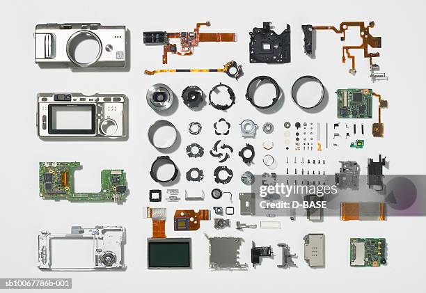 arrangement of parts that constitute digital camera - machineonderdeel stockfoto's en -beelden