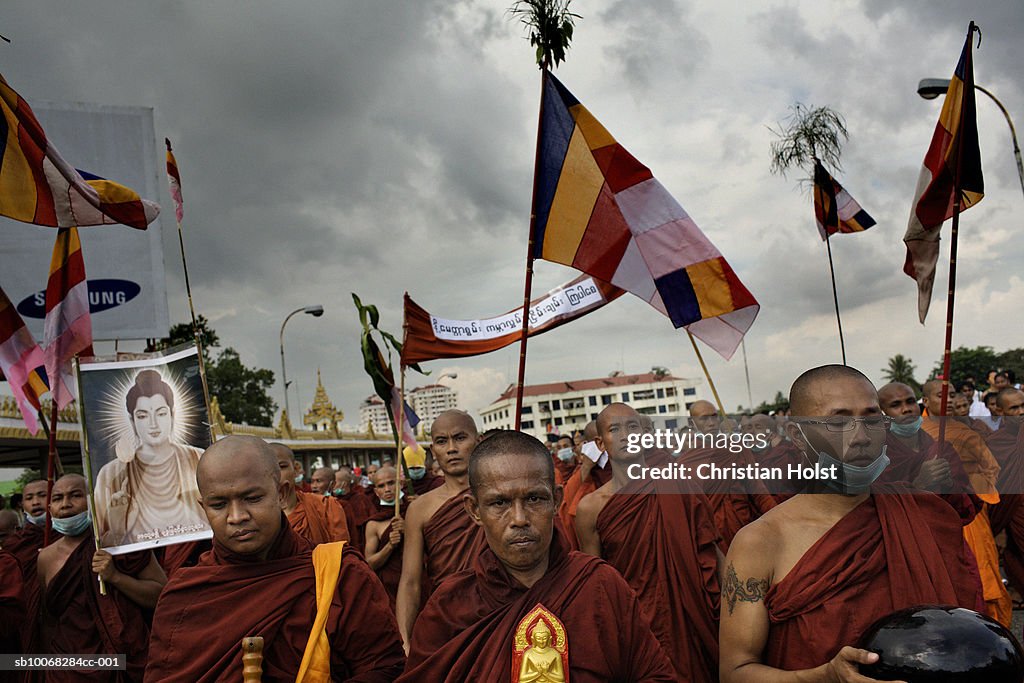 Monks and protesters demonstrating at Pansodan Road