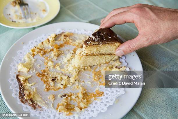 Left Cake Cake Leftover Photos and Premium High Res Pictures - Getty Images