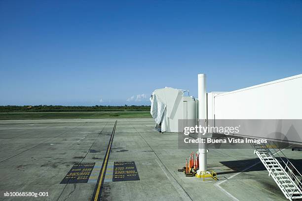 dominican republic, puerto plata, international airport - puerto plata imagens e fotografias de stock
