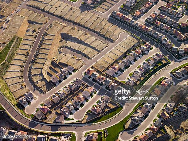 row of terrace houses, aerial view - unbebautes grundstück stock-fotos und bilder