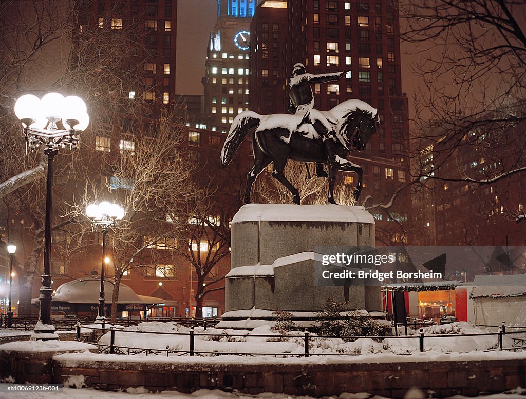 USA, New York, New York City, Union square park in winter