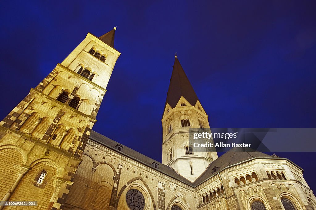 Germany, North Rhine-Westphalia, Cologne, Cathedral, low angle view