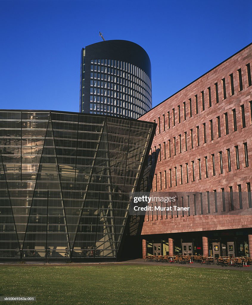 Germany, North Rhine-Westphalia, Dortmund, City library and modern office building