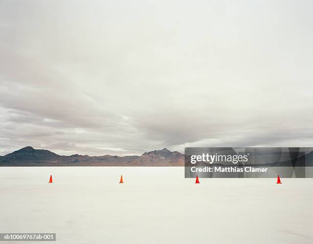 utah, salt lake city, traffic cones in salt lake - saltäng bildbanksfoton och bilder