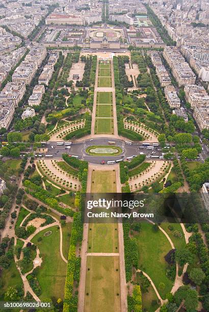 france, paris, aeral view at field of mars (champs de mars) - champs de mars stockfoto's en -beelden