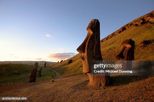 chile, easter island, moai statues of rano raraku at dusk - chile bildbanksfoton och bilder