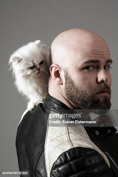 194 Person Holding Cat On Shoulder Photos and Premium High Res Pictures -  Getty Images