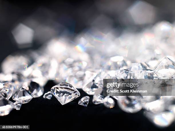 diamonds, close-up - diamanten stockfoto's en -beelden